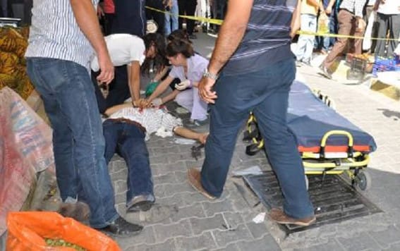 Gençlerin Sohbetine kan karıştı