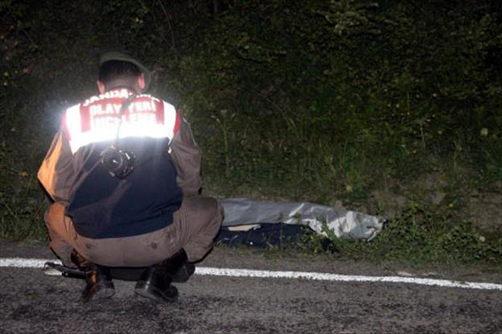 Kargıda, yol kenarında ceset bulundu