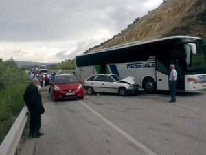 Otobüs kaza yaptı 6 kişi yaralı