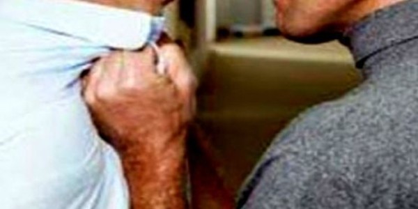 Sağlık personeline meydan dayağı