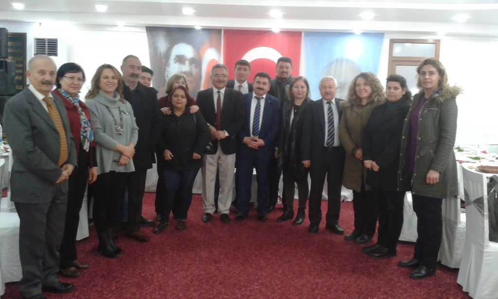 CHP Gazeteciler gününde basına kahvaltı ikram etti