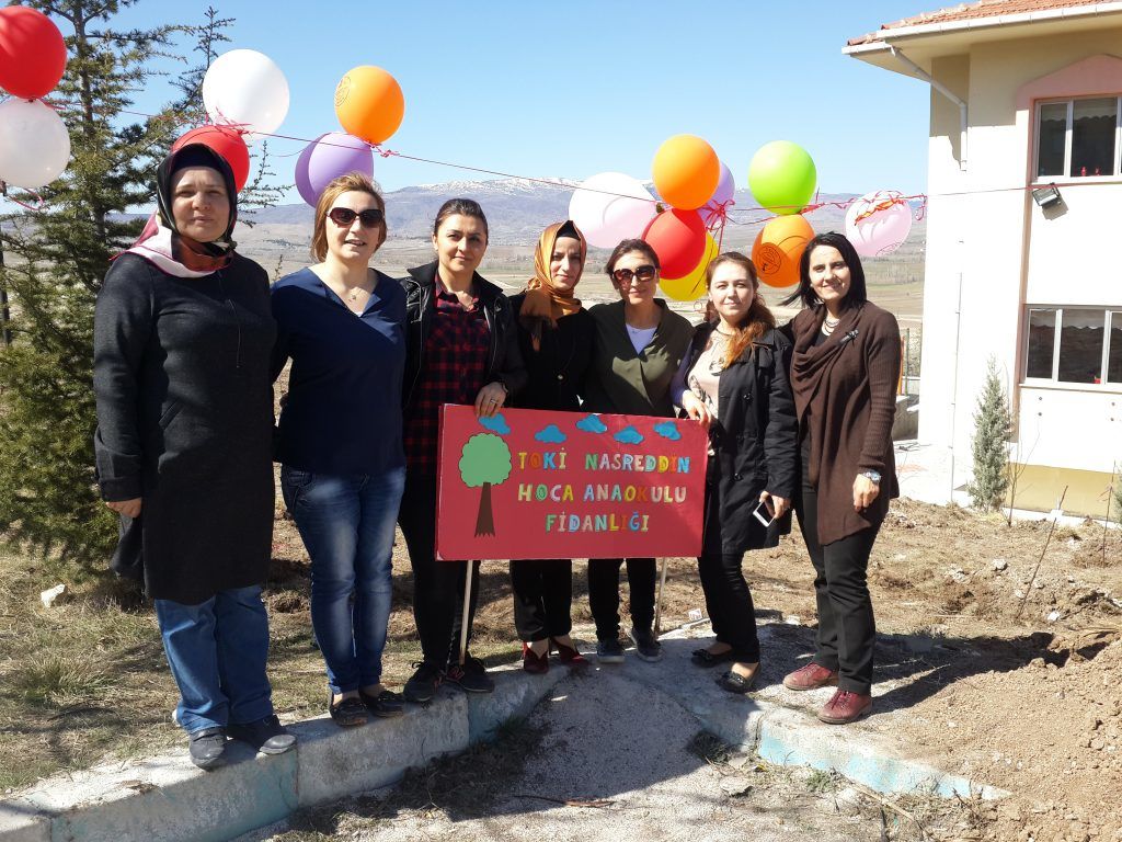 NASREDDİN HOCA  Fidan dikti
