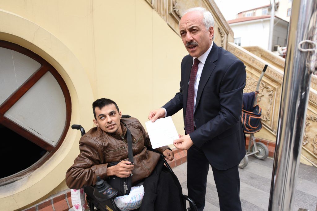Engelli öğrencilerden, duygulandıran davranış