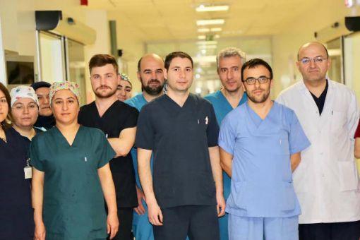 Bu ekip, 5 yılda 16 bin kalbe dokundu