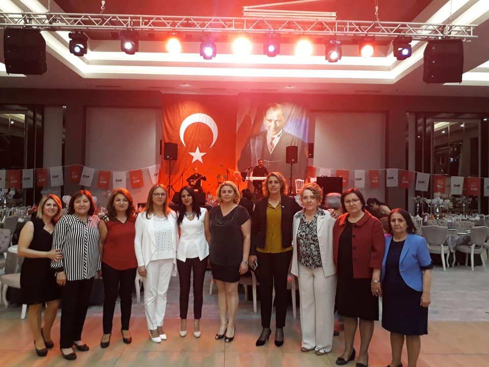 CHP Anneler gününe aday çıkartması