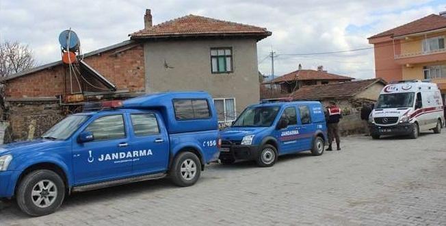 Kendisini akrabasının evinde vurdu
