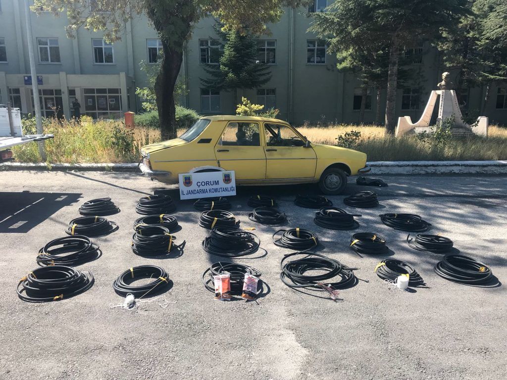 Cezaevi firarisi kablo hırsızı jandarmadan kaçamadı