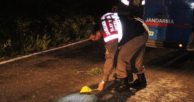 Yol kenarında ceset bulundu