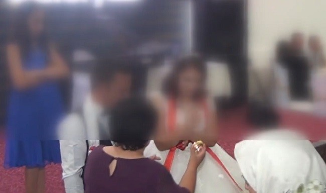 Gelin takılarla salondan kaçtı damat 155 aradı