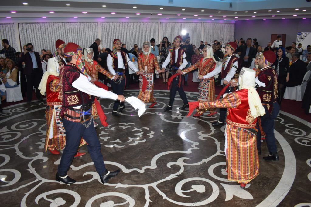 KADEŞ, 1.KURULUŞ YILINDA MUHTEŞEMDİ