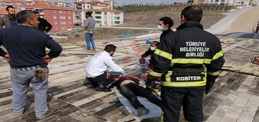 İNŞATTA BAYILAN İŞÇİYİ İTFAİYE İNDİRDİ