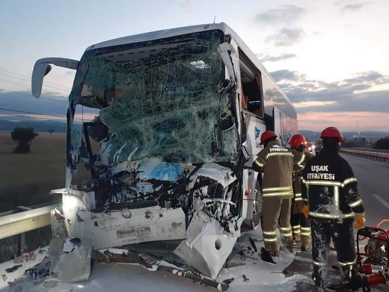 ÇORUM OTOBÜSÜ KAZA YAPTI 2 ÖLÜ 18 YARALI