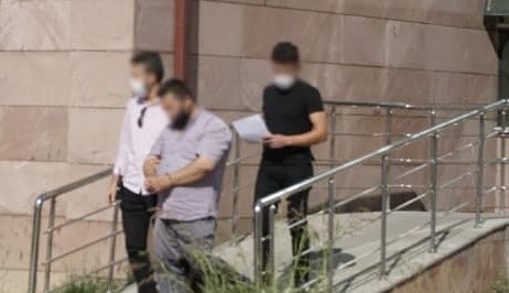 Bu bir kedi ciğer misali haberidir……..TAHSİLATÇI ZİMMETTEN TUTUKLANDI AMA……..
