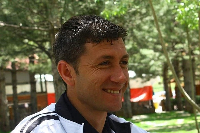 POLİS MEMURU, ÇORUMLU KOMŞUSUNU SOKAK ORTASINDA ÖLDÜRDÜ