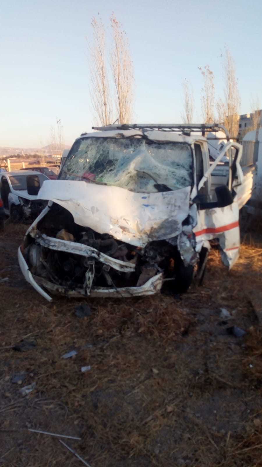 TIR VE KAMYONET KAFA KAFAYA ÇARPIŞTI