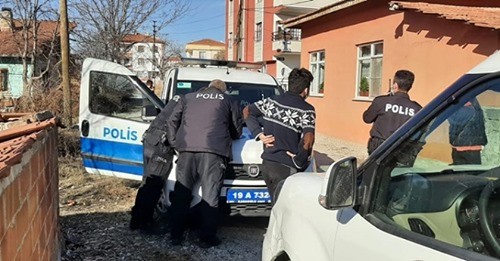 YALNIZ YAŞAYAN KADIN ÖLÜ BULUNDU
