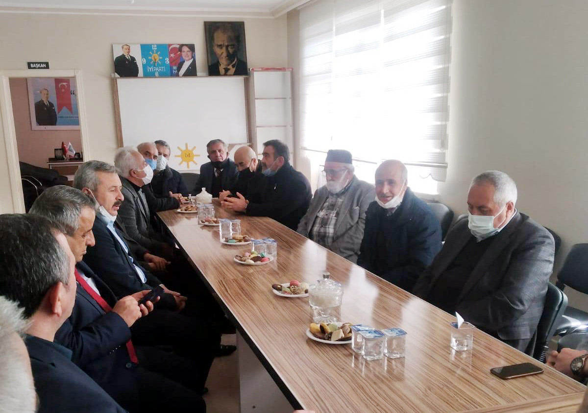 İYİ Partili Hacımustafaoğlu, teşkilatlarla buluştu