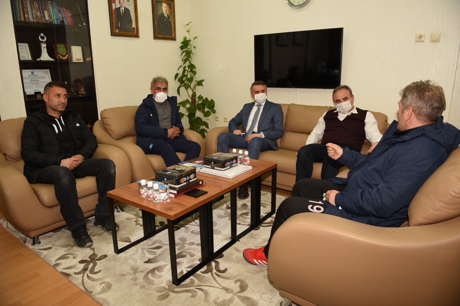 Belediye Stadyumu Çimentospora tahsis etti