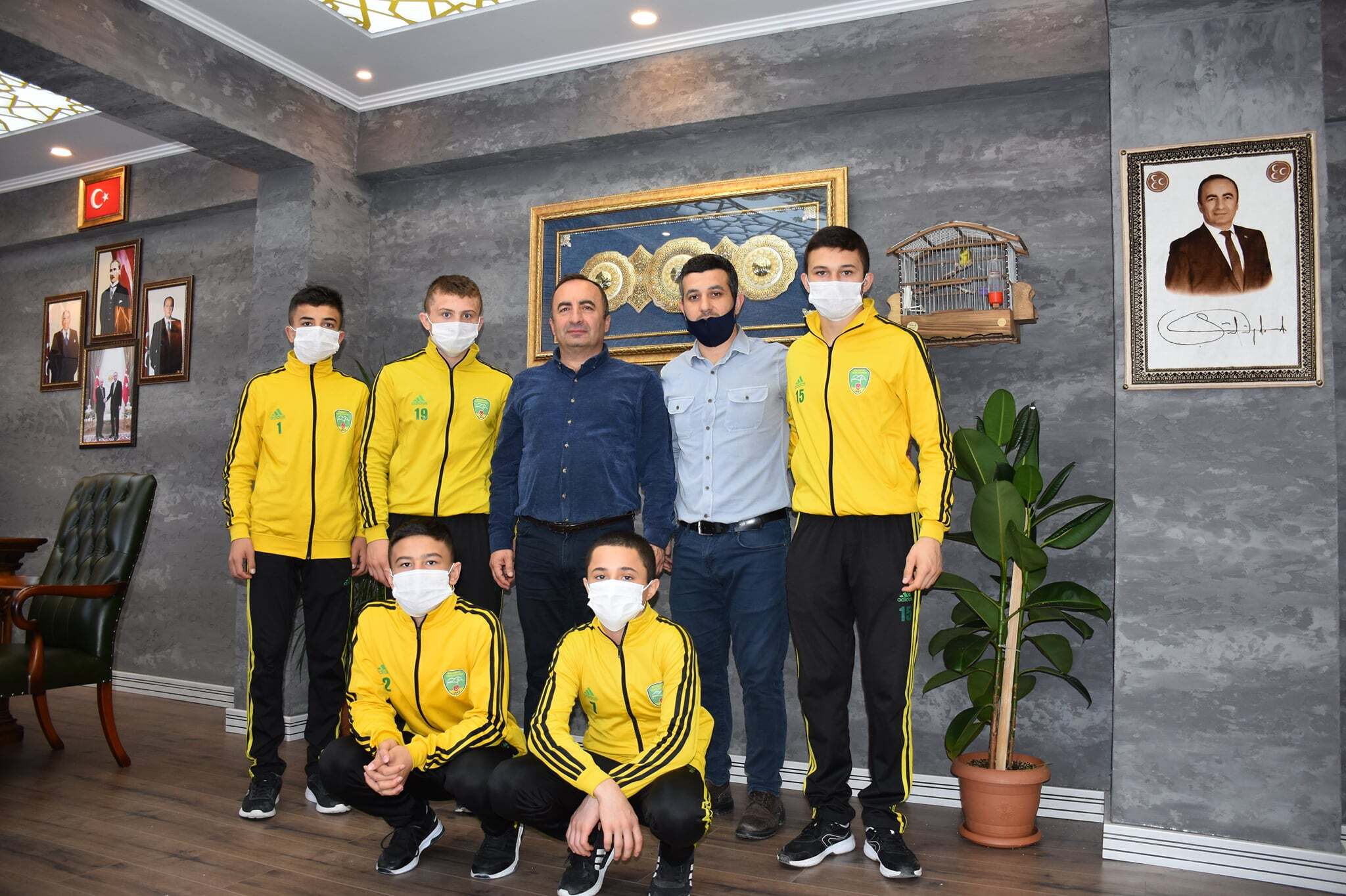PEHLİVANLAR BAŞKANI ZİYARET ETTİ