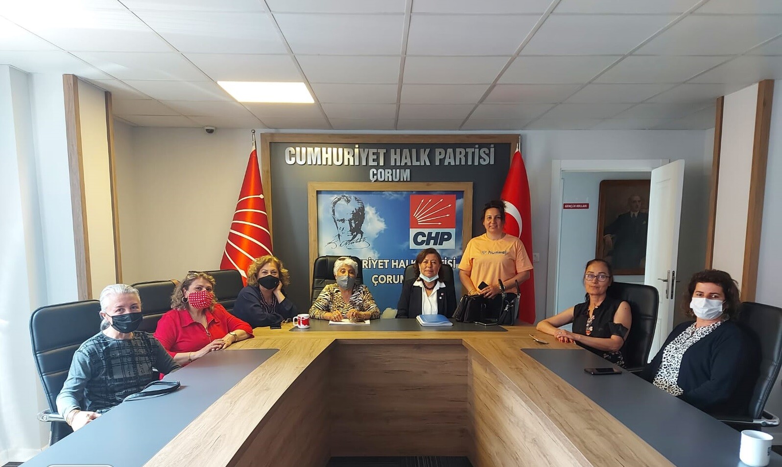 “İstanbul Sözleşmesi’nden değil, önümüzden çekilin!”