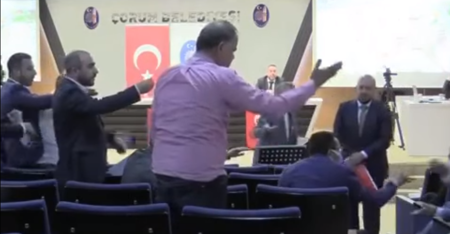 GÖLGE BAŞKAN SÖZÜ KIVILCIM, PKK DESTEKÇİSİ SÖZÜ ATEŞ OLDU, MECLİSTE KAVGANIN EŞİĞİNDEN DÖNÜLDÜ