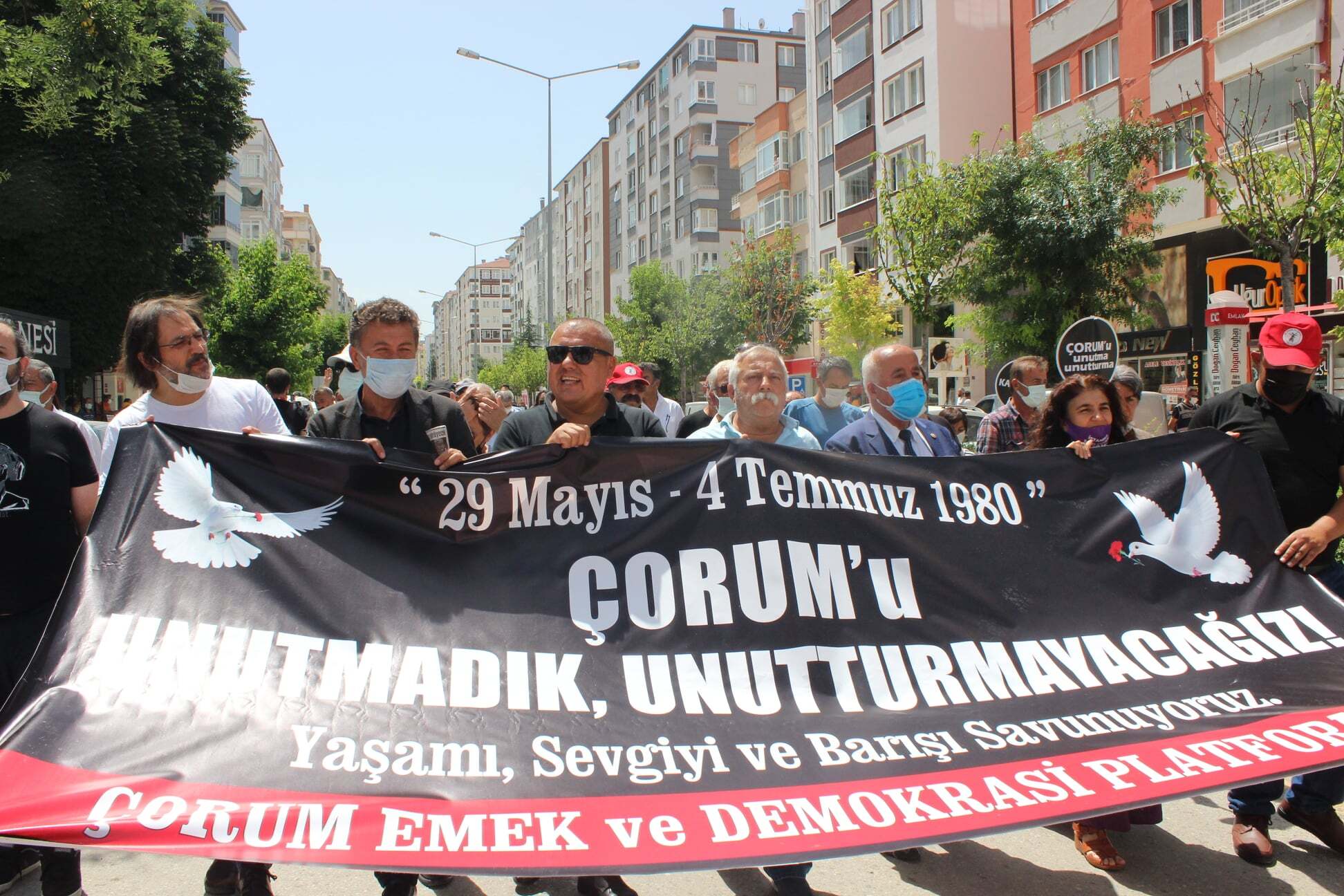 “KATLİAMLARI UNUTMAYACAĞIZ, UNUTTURMAYACAĞIZ”