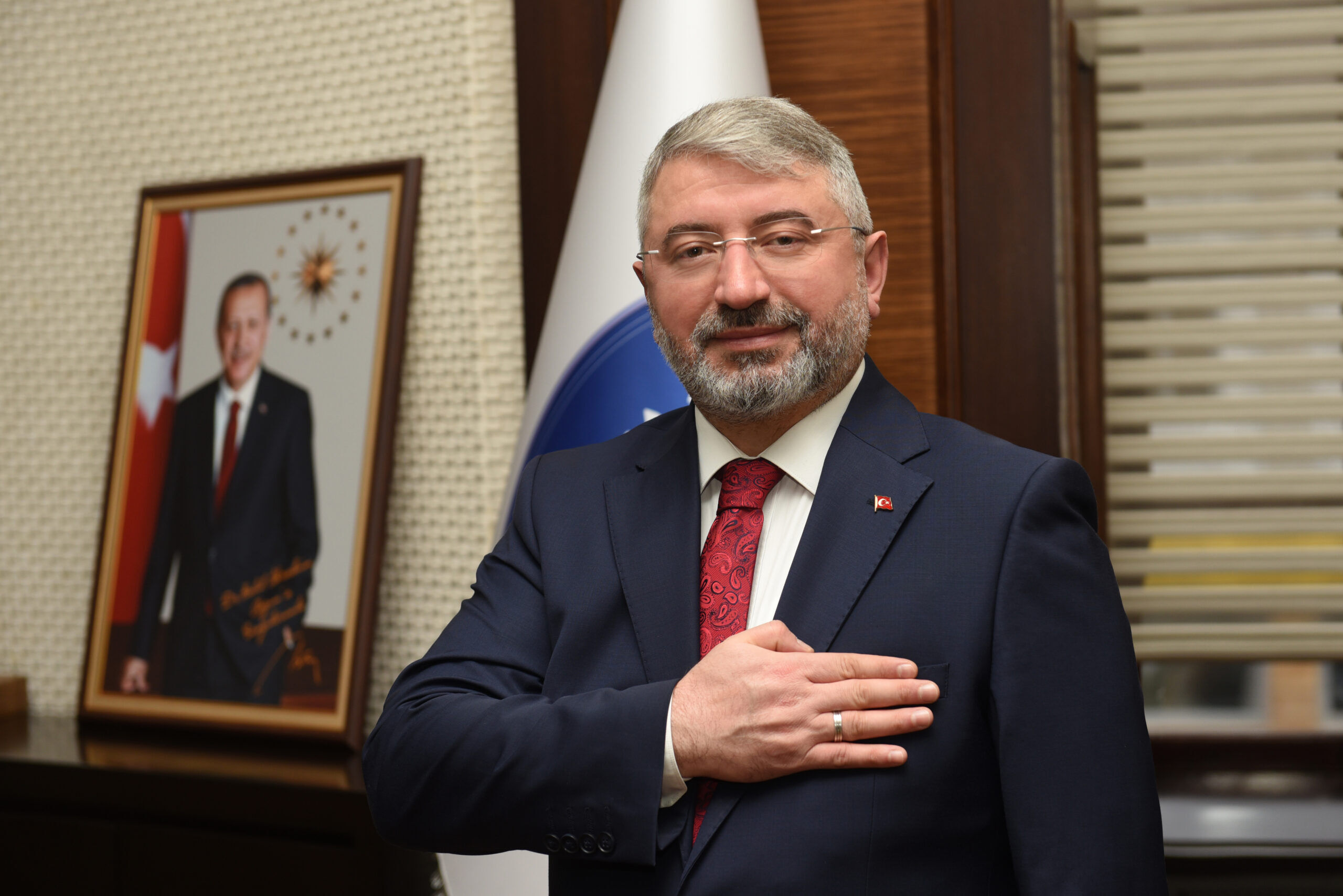 “Milletimiz hem devletini hem de demokrasisini korumayı bir görev bildi.”