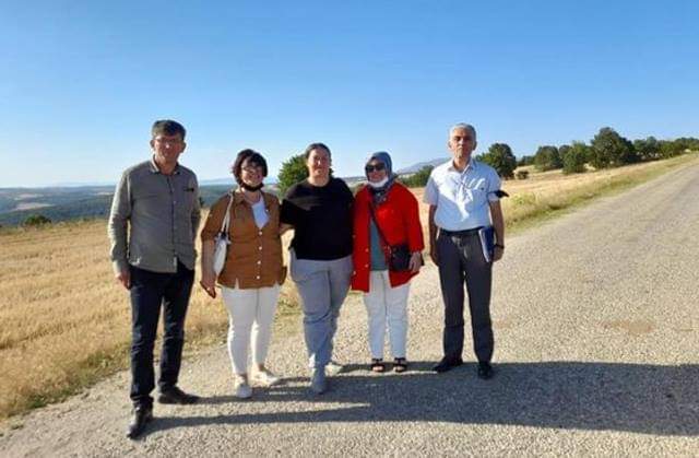 İYİ PARTİ MERKEZ İLÇE BAŞKANI YILDIZ, SIRIKLI MUHTARI ZEYNEP TUFAN’I ZİYARET ETTİ