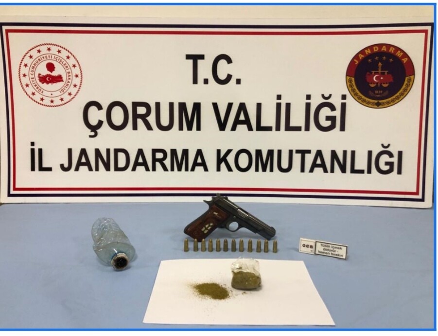 Mesire Yerinde Esrarla Yakalandılar
