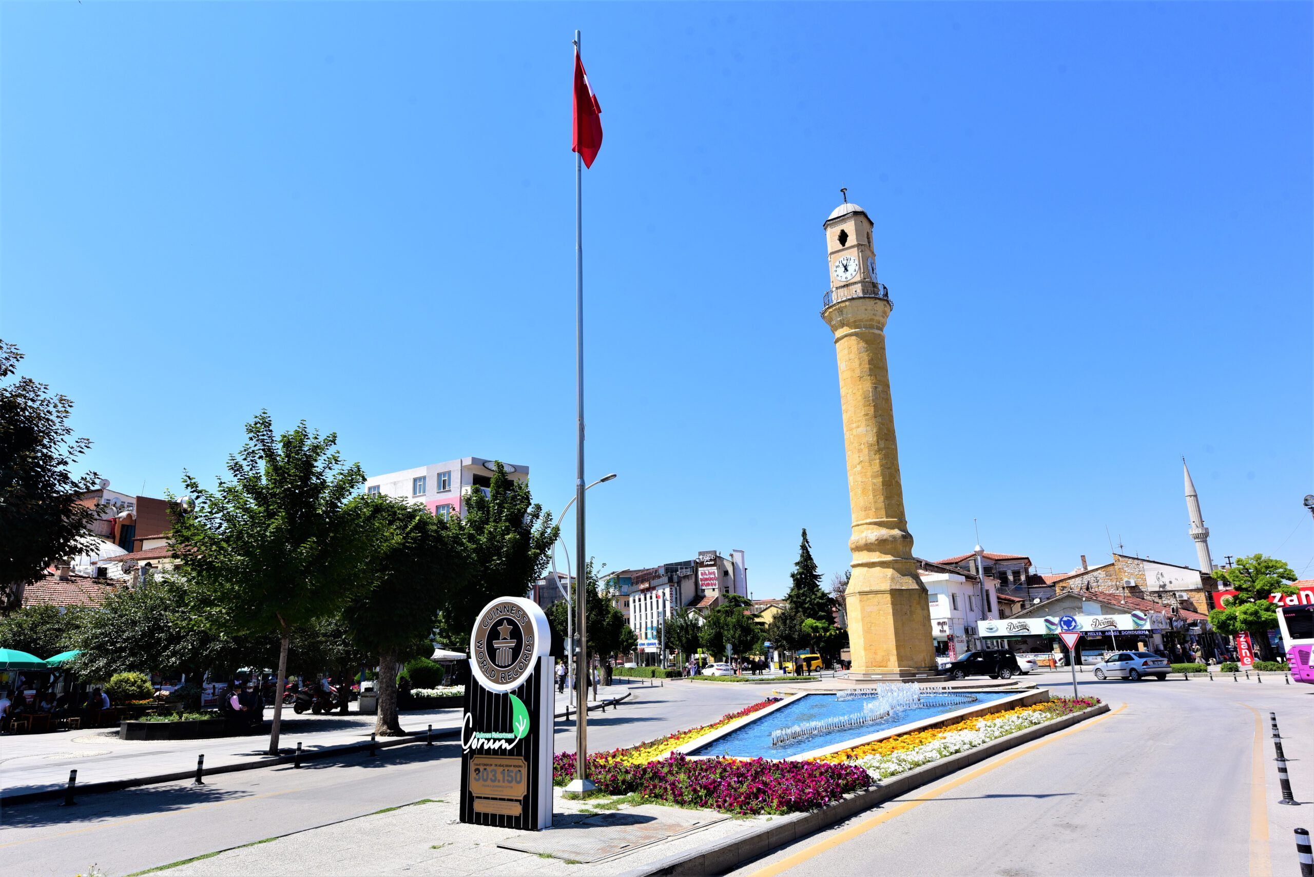 Saat Kulesi Kırmızıya Bürünecek