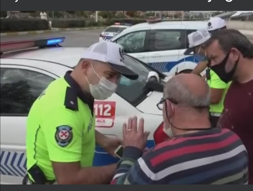 ÇORUM’DA ‘CEZA’ YAZILAN SÜRÜCÜ POLİSTEN İNDİRİM İSTEDİ