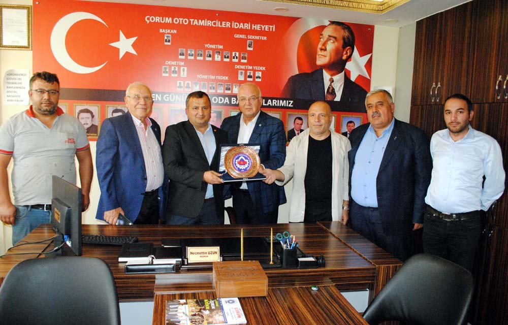 Esnaf liderlerinden Gür’e övgü