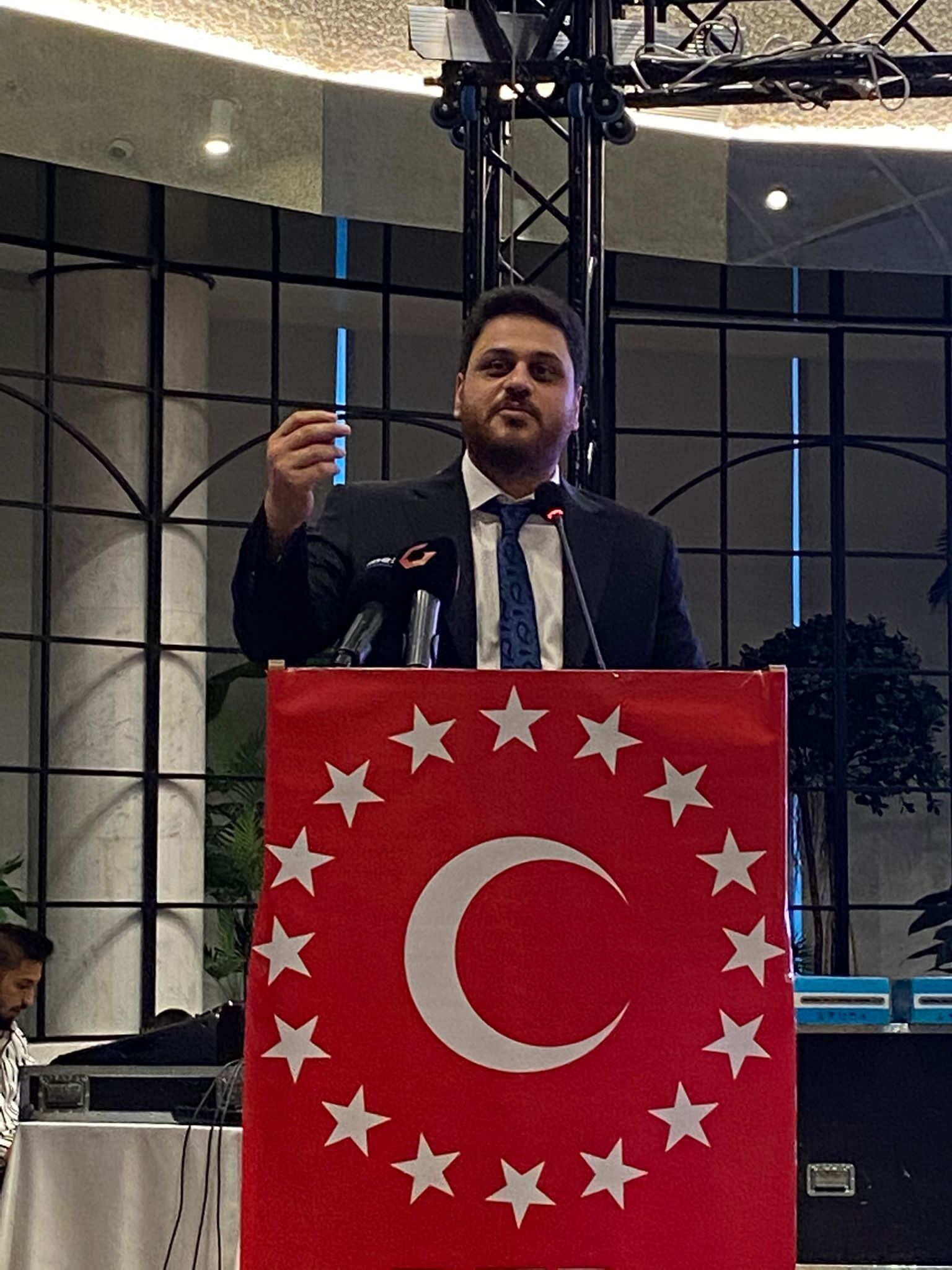 “Baba evladına faizle borç verir mi?