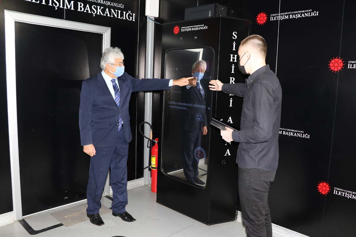 Vali Yardımcısı Dr. Hakan Kubalı Dijital Tır’ı Ziyaret Etti