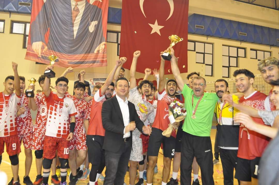 SUNGURLU BELEDİYESPOR YENİLGİSİZ ŞAMPİYON OLDU