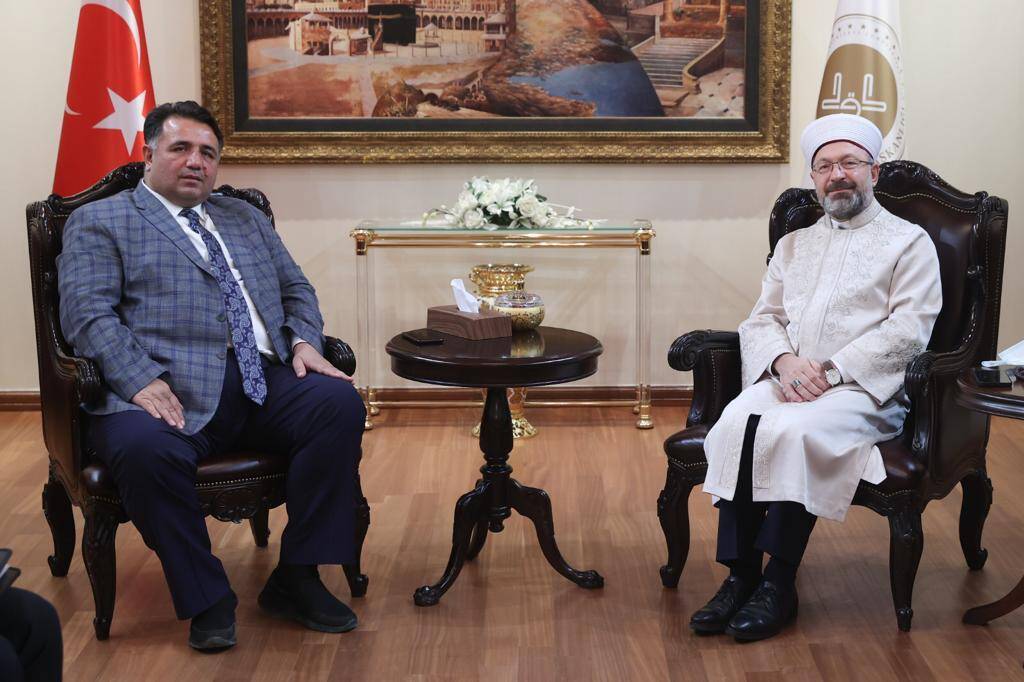 ÇORUM’DAKİ CAMİİLERİMİZİN İMAM HATİP VE MÜEZZİN KAYYIM EKSİKLERi GİDERİLİYOR