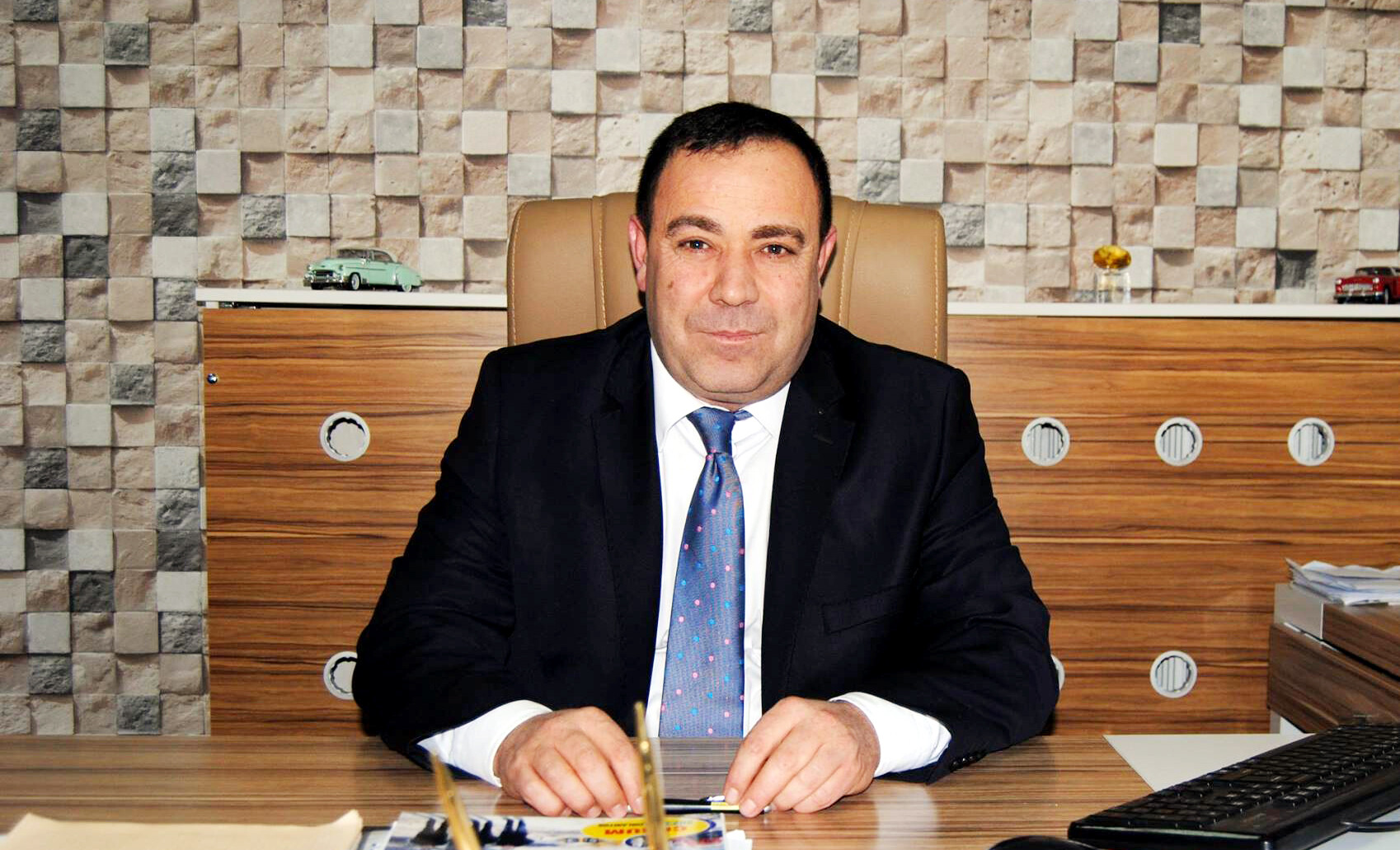 Çorumlu iş adamından sessiz eylem“Geç gelen adalet, adalet değildir!”