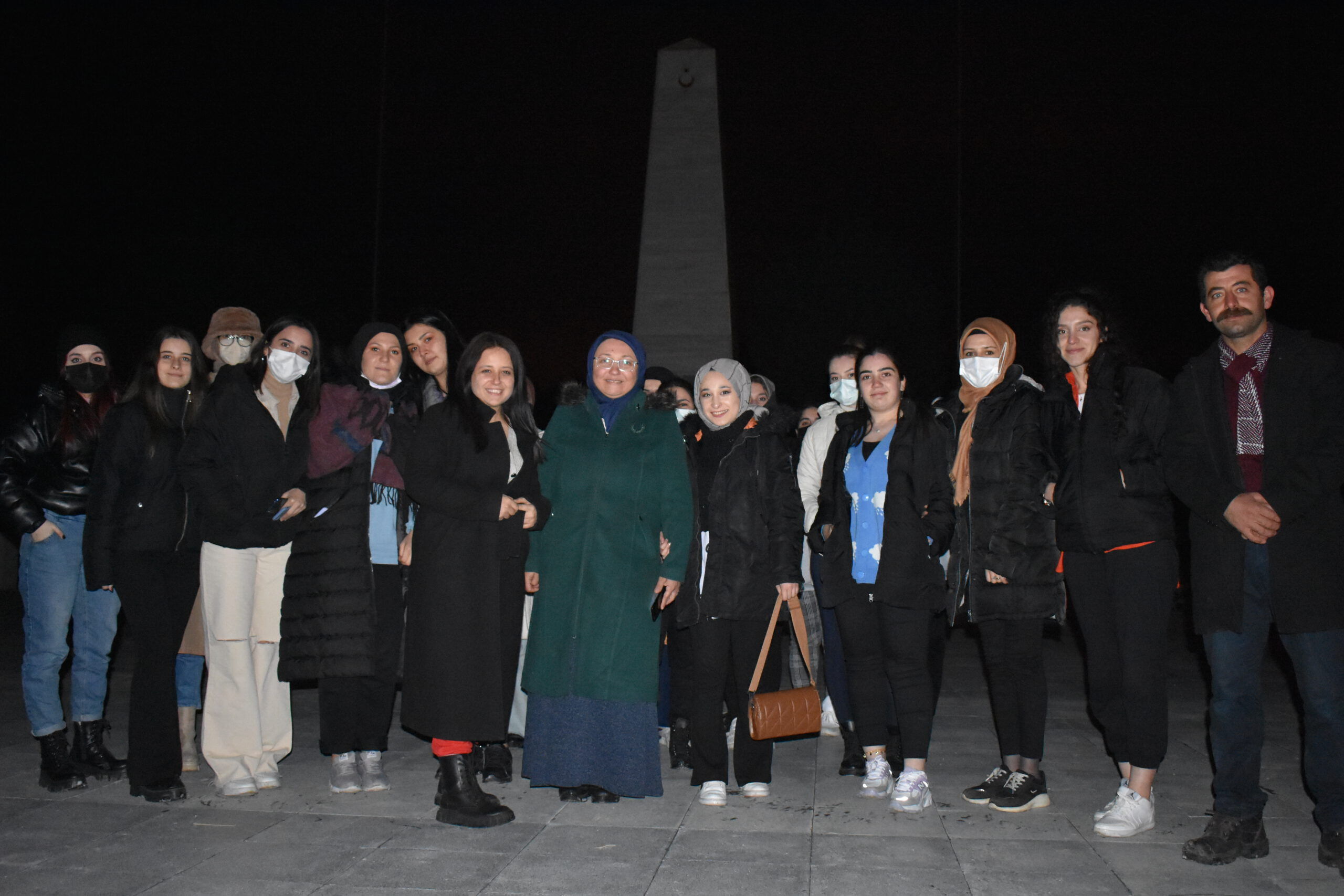 GİRESUNLU ÖĞRENCİLERİ ‘’O ‘’ MUHTAR ADAYI KARŞILADI