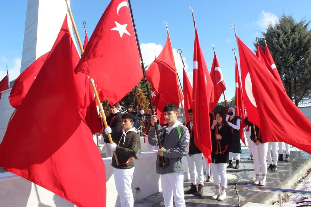 ÇANAKKALE ŞEHİTLERİ DUALARLA ANILDI