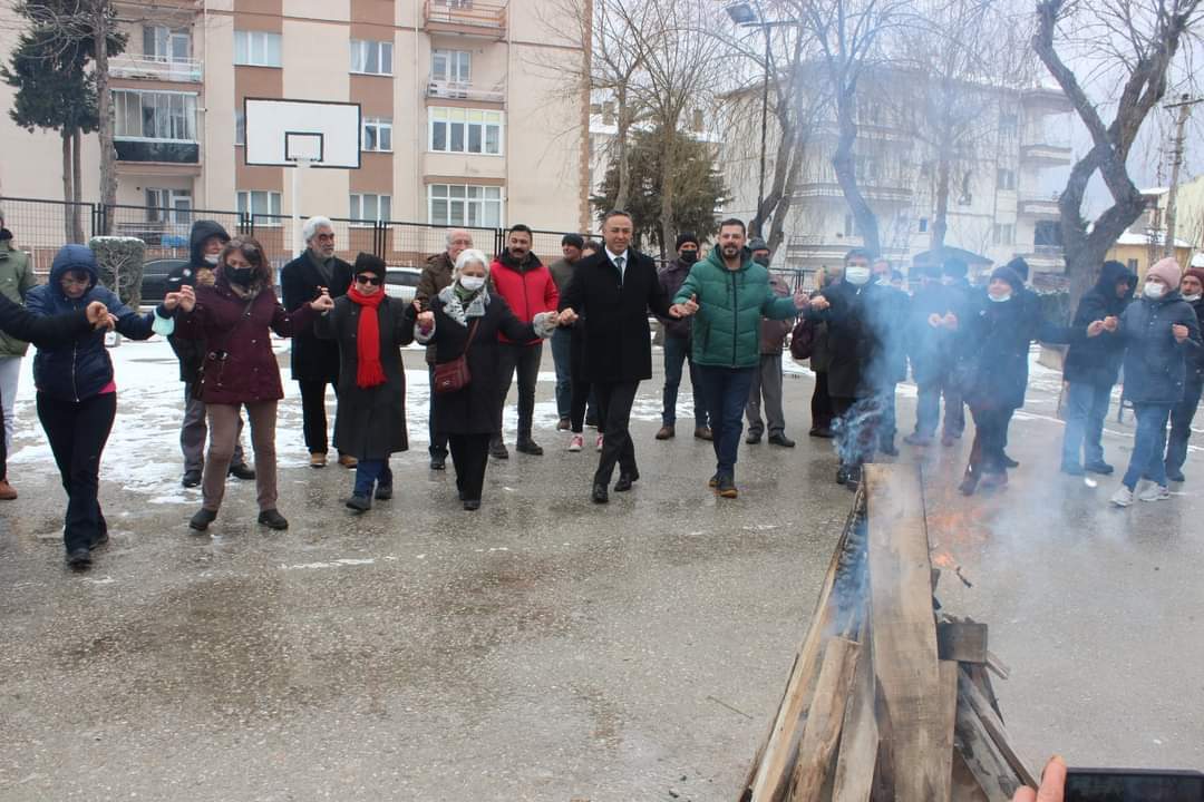 NEVRUZ ATEŞİNDE ISINDILAR, BARIŞ ÇAĞRISI YAPTILAR