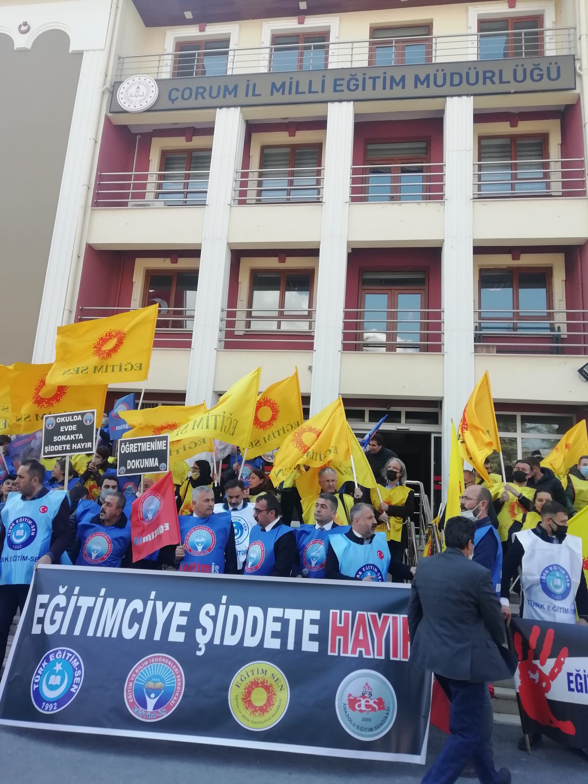 ‘İLGİLİ TÜM KESİMLERİ Sorumlu DAVRANMAYA DAVET EDİYORUZ’