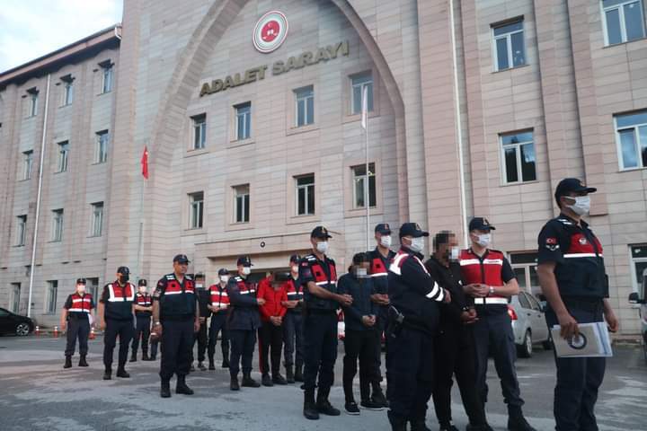 JANDARMADAN DEAŞ OPERASYONU: 5 TUTUKLU