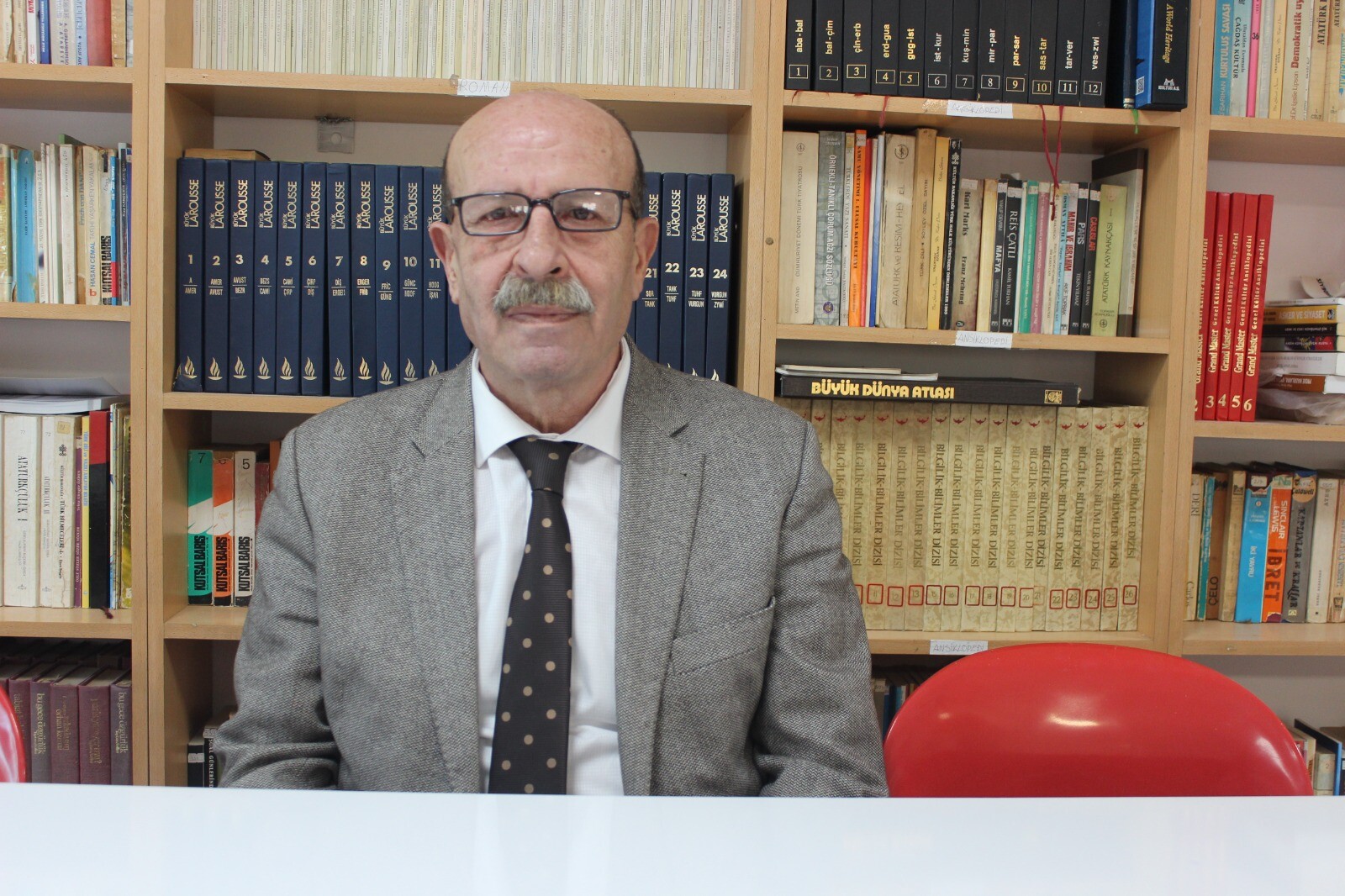 “NE İŞİ VAR ÖSO’NUN ÜNİVERSİTEDE?”