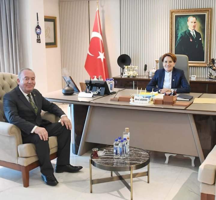 MERAL AKŞENER ÇORUM’A KUCAK DOLUSU SELAM GÖNDERDİ!