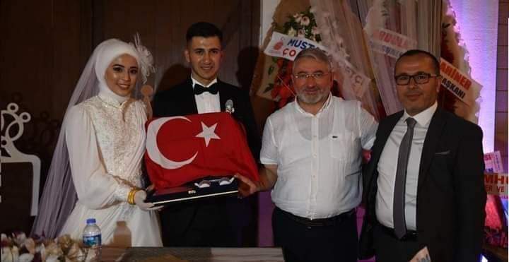 Gazeteci Mehmet Güley’in ‘mutlu’ günü..DİLARA VE EMRE ÇITAKÇİFTİ DÜNYA EVİNE GİRDİ