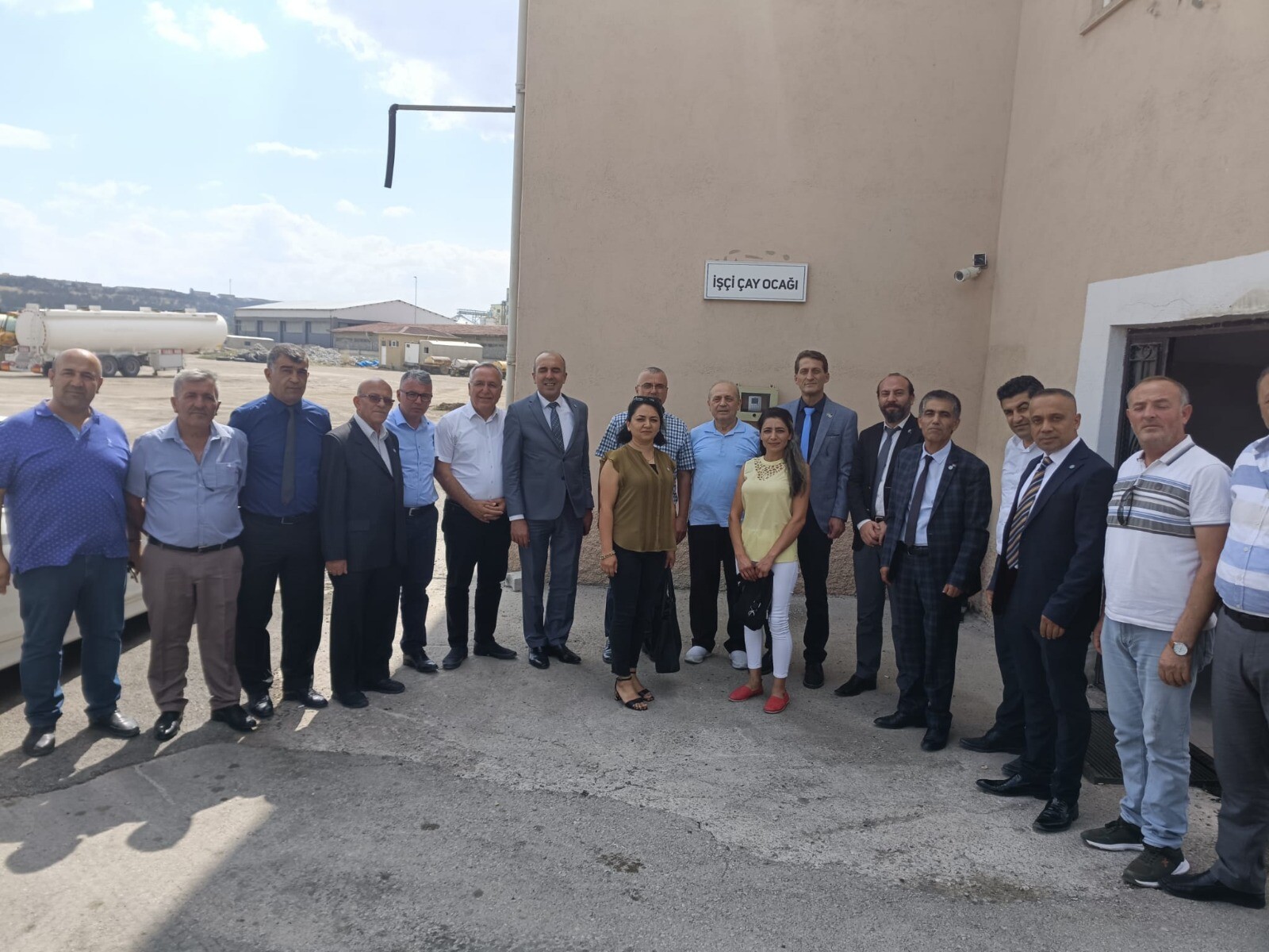 İYİ PARTİ’DEN TÜRK-İŞ’E HAYIRLI OLSUN ZİYARETİ