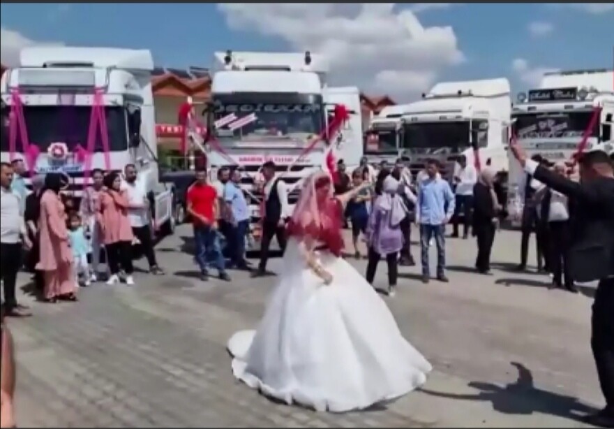 DAMAT TIRI GELİN ARABASI YAPTI! DÜĞÜN KONVOYUNA CEZA YAĞDI!
