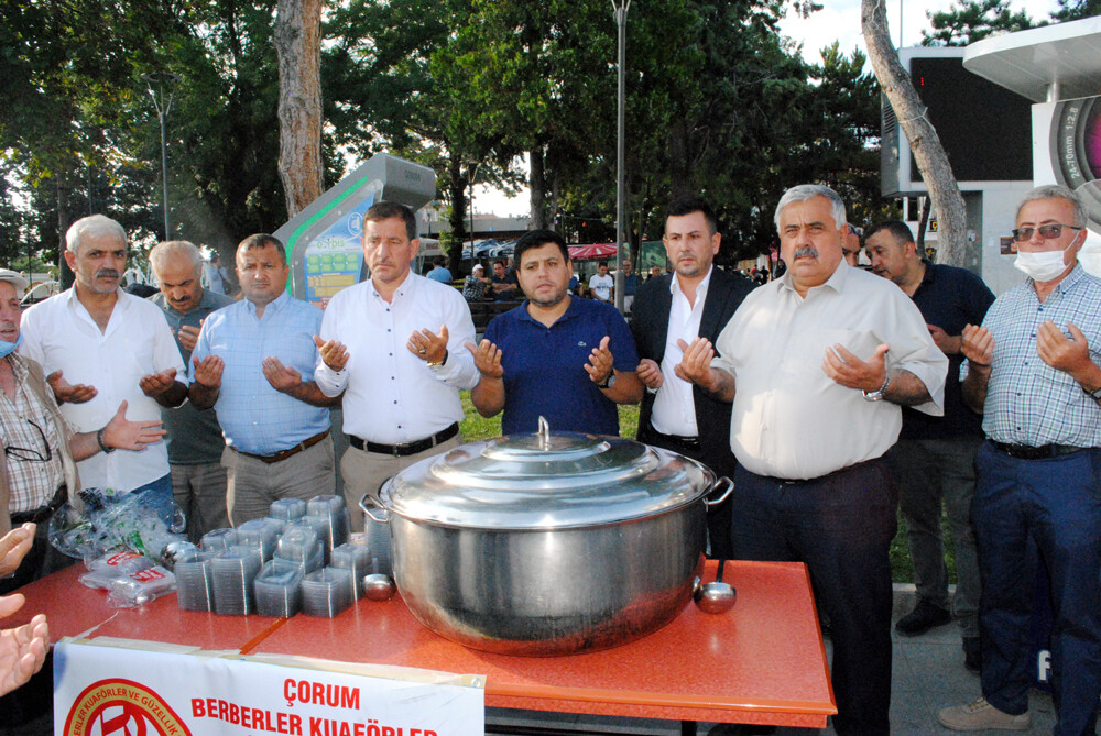 Berberler Odası’ndan 5 bin kişiye aşure ikramı