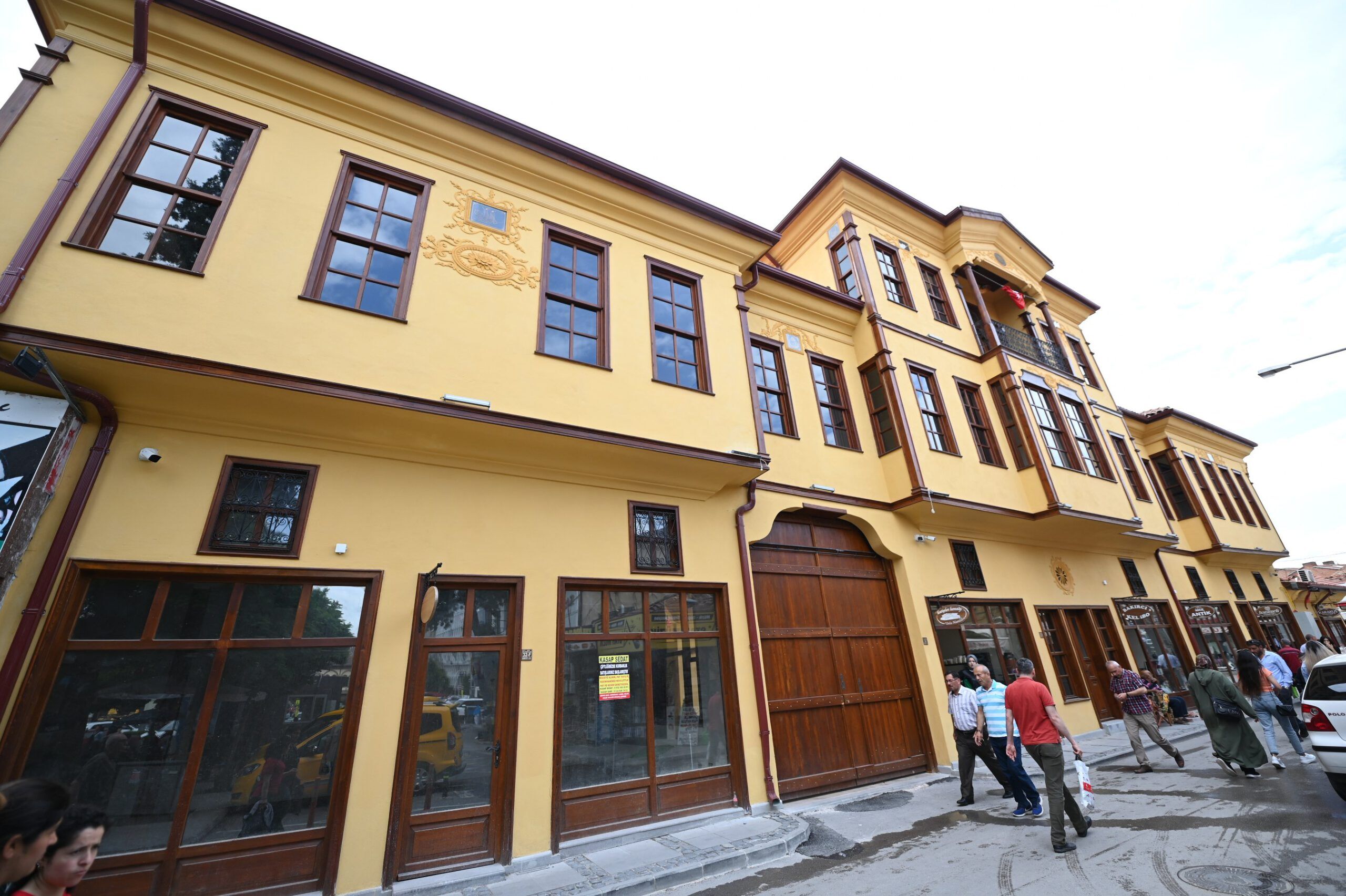 Velipaşa Hanı’nda bulunan işyerleri ihale ile kiraya verilecek