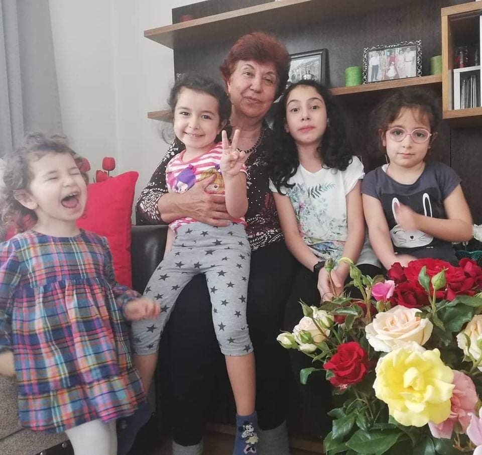 YÜREKLERDEKİ<br>ATEŞLERİ SÖNMÜYOR